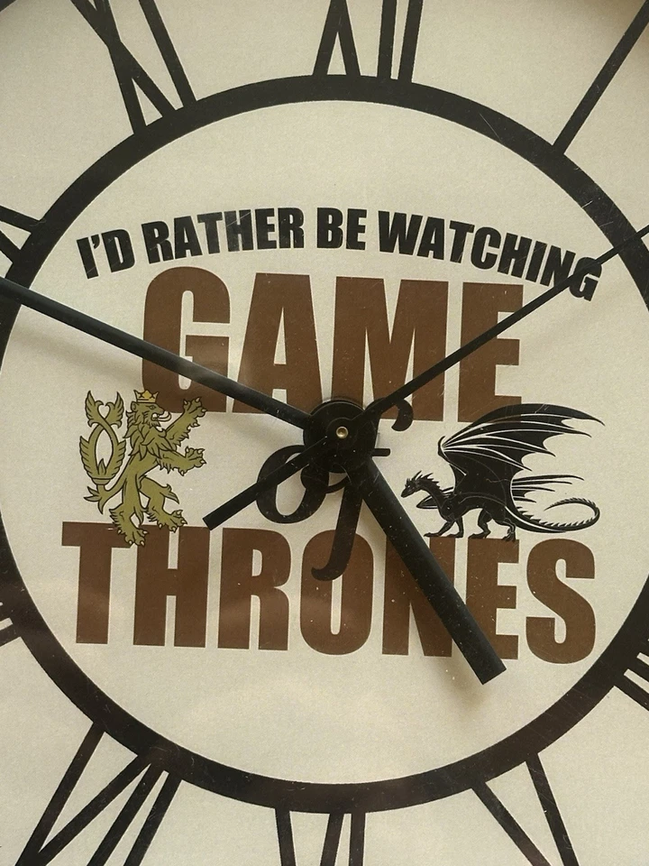 CAFE PRESS Juego de Tronos Reloj de Pared Arte Decoración 10" Personalizado Reloj de Pared Medieval Foto 4 de 4