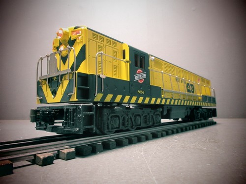 Lionel 6-8056 Chicago & Northwestern Fairbanks Morse Trainmaster Locomotive O.B. - Picture 3 of 13