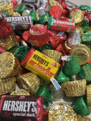Christmas MIX Hershey's Kisses - BULK - Assorted Milk Chocolate Candy 2 Lb BAG