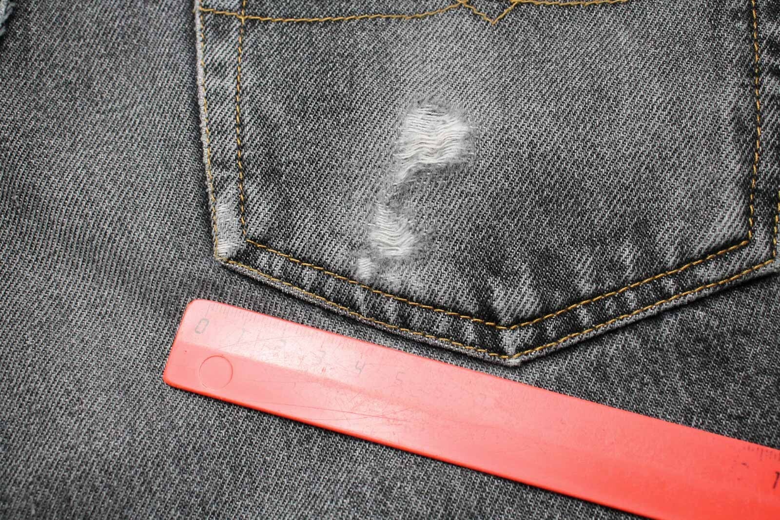VALENTINO Jeans Men's W34 Straight Leg Whiskers High Rise Zip Fly thumbnail 16