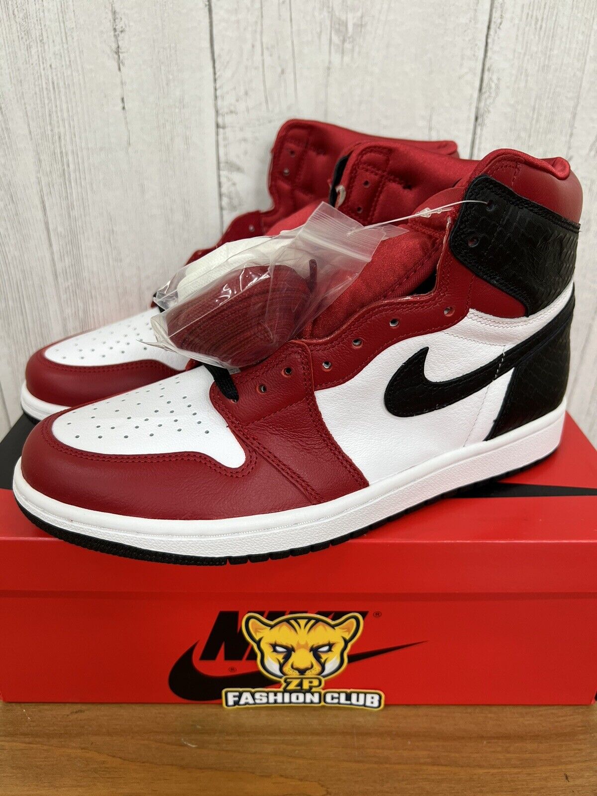 Air Jordan 1 Retro High OG Satin Snake Chicago CD0461-601 Women Sizes