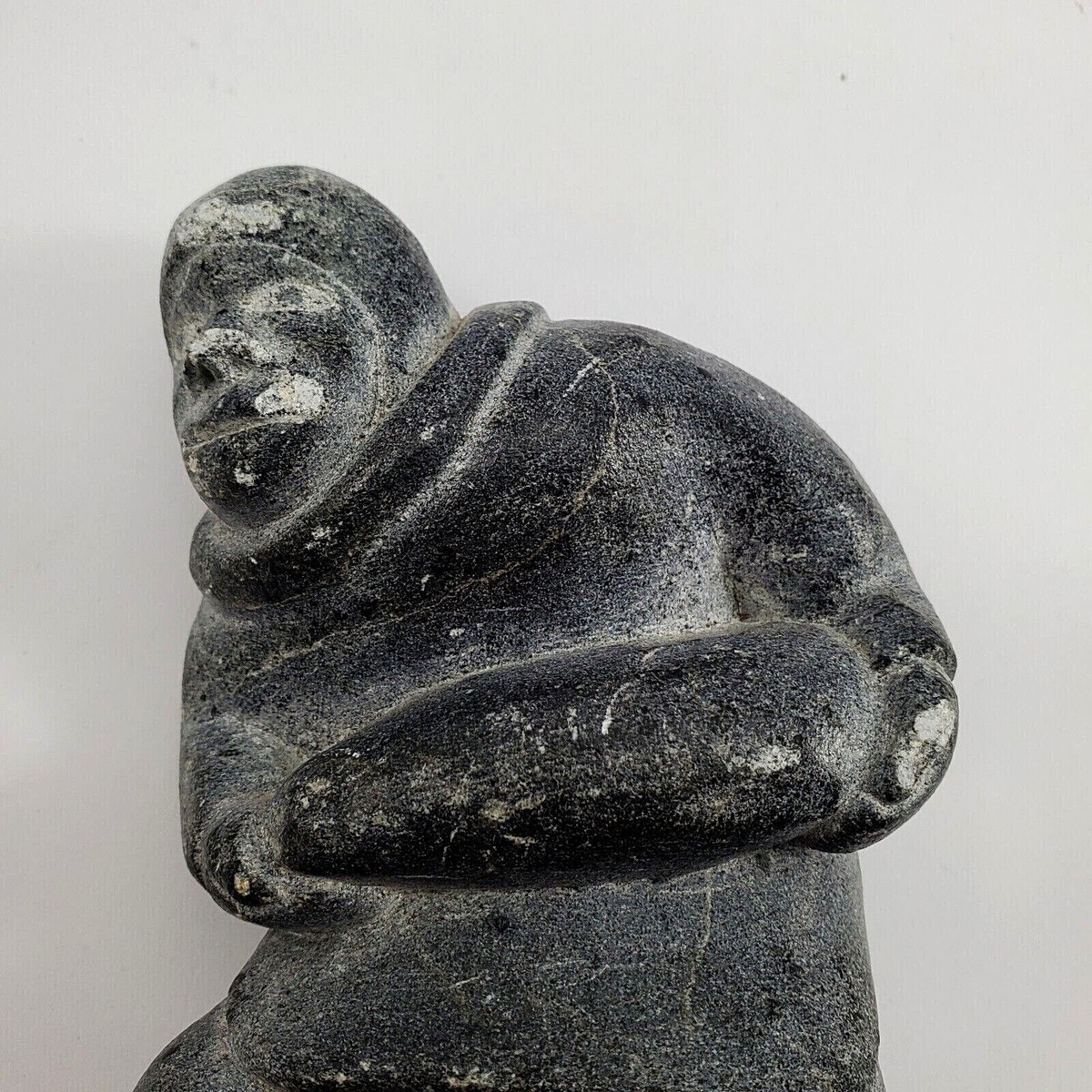 彫刻・オブジェ Inuit stone carving object Vintage Inuit/Eskimo Stone Carving signed Joshua Joe Male