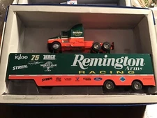 Kenworth Remington Arms Transport American Racing 1/64  Series II pem Quaker 