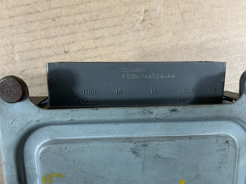 Unidad de módulo de control informático del motor Mazda 626 ECM 1998-2002 F8FF-12A650-BG Foto 4 de 4