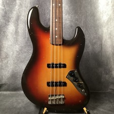 Squier by Fender Jazz Bass Electric Bass Used