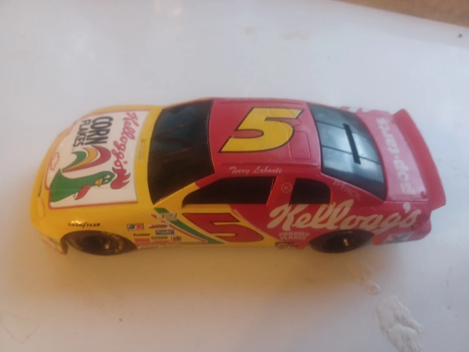 RARO 1993 Action Terry Labonte #5 Kelloggs Monte Carlo 1:24 Banco 1 de 5000 Hecho Foto 2 de 4