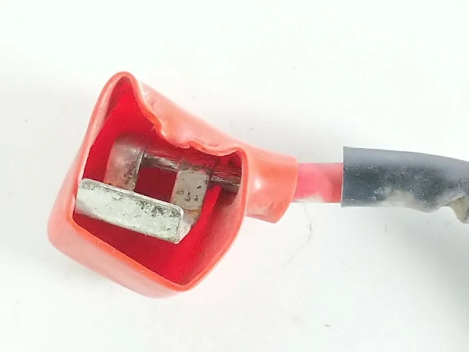 Cable terminal positivo batería 13 Suzuki SFV 650 Gladius Foto 3 de 4