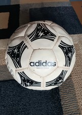 ADIDAS QUESTRA - OFFICIAL MATCH BALL OF THE FIFA WORLD CUP 1994 IN USA Original