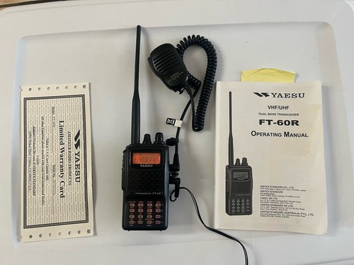 Yaesu FT-60 Portable Handheld Ham Dual Radio w Charge cord & MH-34 Mic Clip - Photo 2/16