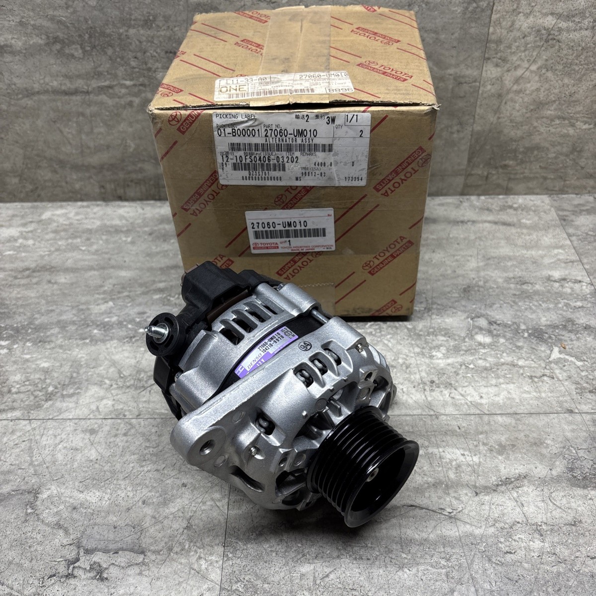 HISTORY　NT102 OEM Toyota / Denso 27060-UM010 Alternator Assembly, 12V, 104210