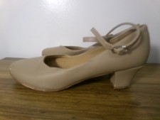 Dance Pre-Owned Tap Shoes SoDanca Big Kid 7M Heel Character Leather Buckle