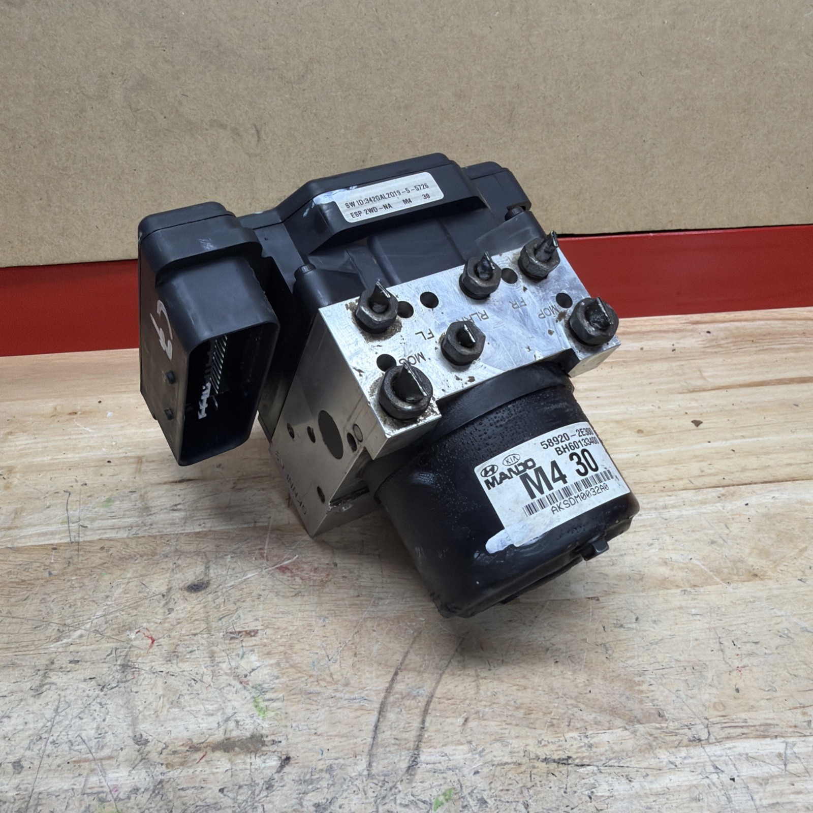 05-06 Kia Sportage Hyundai Tucson ABS AntiLock Brake Pump Module 58920-2E300 AWD