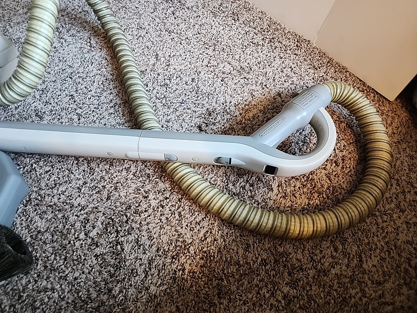 Electrolux Epic 6500 SR Canister Vacuum With Attachments & Power Nozzle