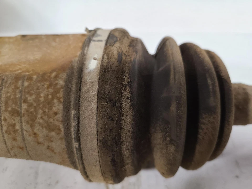 Eje de transmisión izquierdo usado se adapta a: Kia Spectra L. 2003 sin ABS a la izquierda grado A Foto 2 de 4