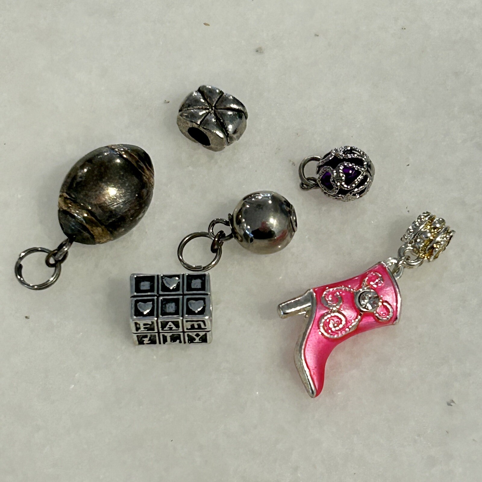 Lotto di 6 ciondoli gioielli argento stivali da cowboy rosa calcio famiglia altri