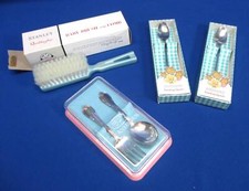 4 VINTAGE BABY GIFT PIECES SPOON, FORK SPOON BABY BRUSH ONEIDA, ROGERS, STANL