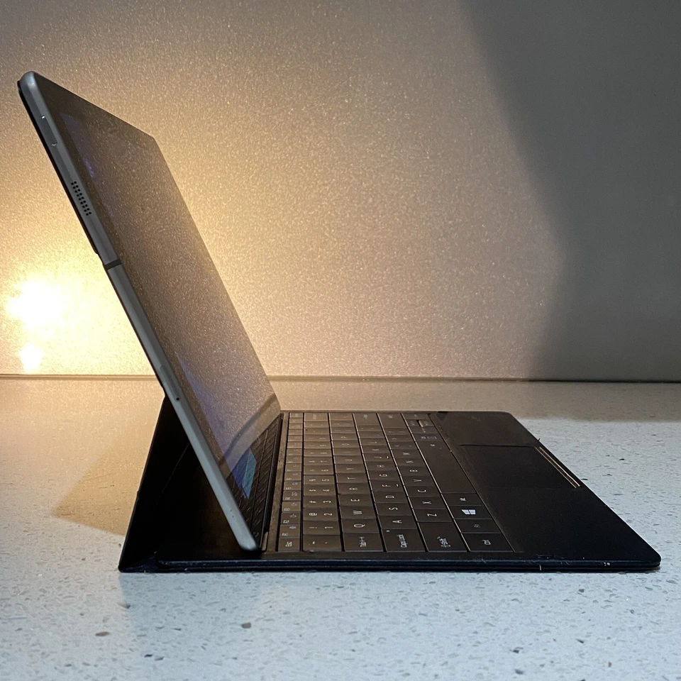 Genuine Samsung Galaxy TabPro S 12" Touch Screen, 4GB, 128GB, Win 10 Pro #309 - Image 3 of 4