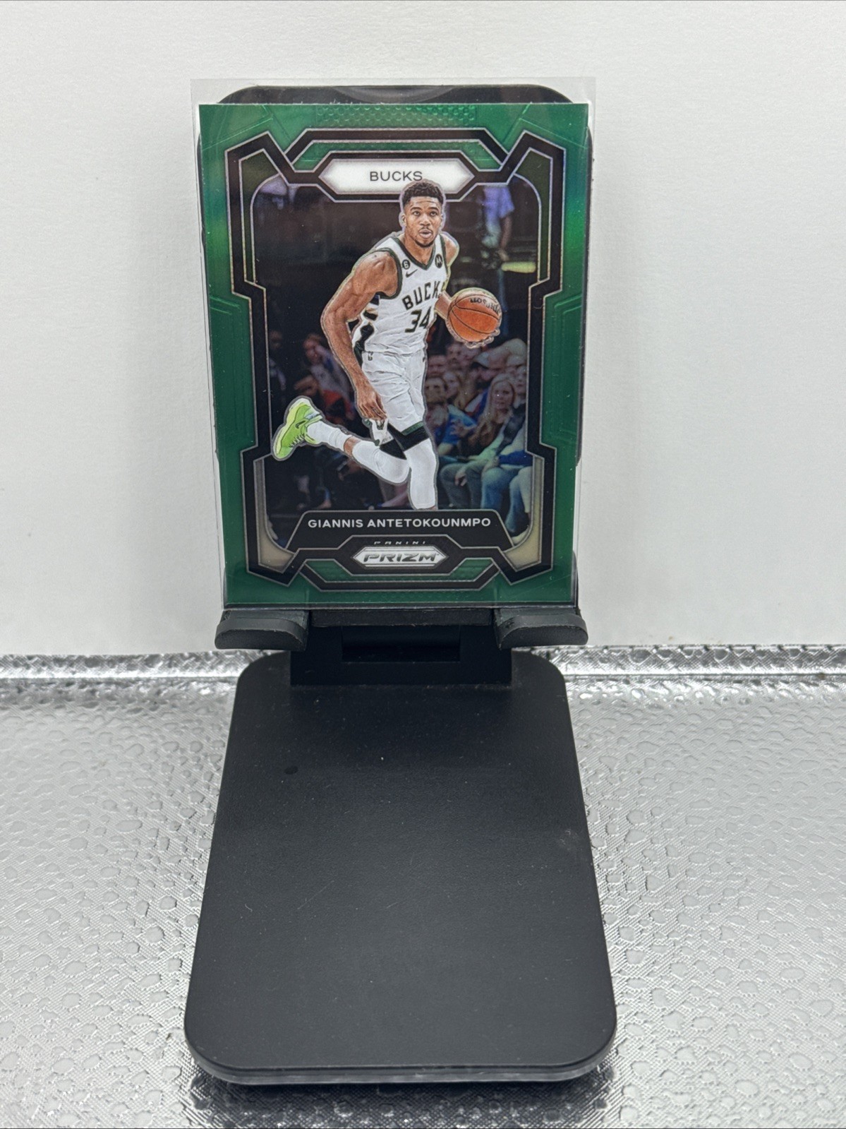 2023-24 Panini Prizm - Giannis Antetokounmpo #103 Green Prizm