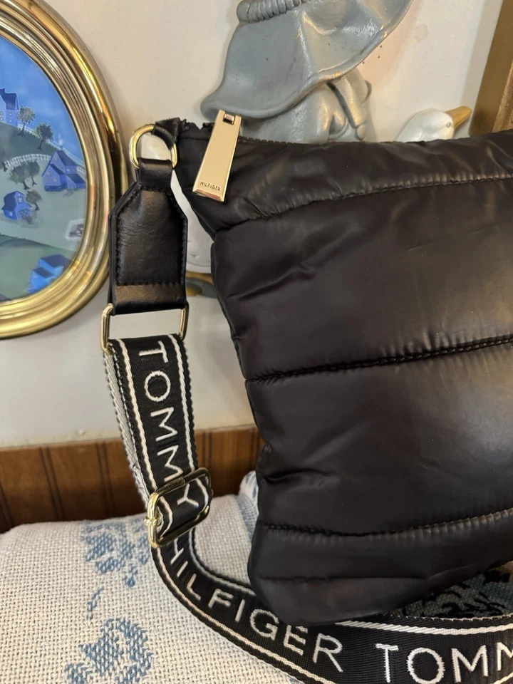 Tommy Hilfiger Black Puffer Polyester Purse Cross Body Shoulder Bag - Image 3 of 4