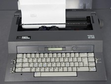Smith Corona SD 250 Spell Right II Electric Portable Typewriter USA +Case Tested thumbnail
