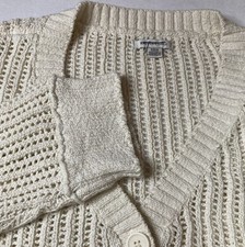 American Eagle cream colored long sleeve sweater. Size M New With Imperfections