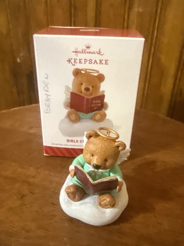 New 2014 Hallmark Bible Story Bear Angel Bear Reading Stories On Cloud Ornament