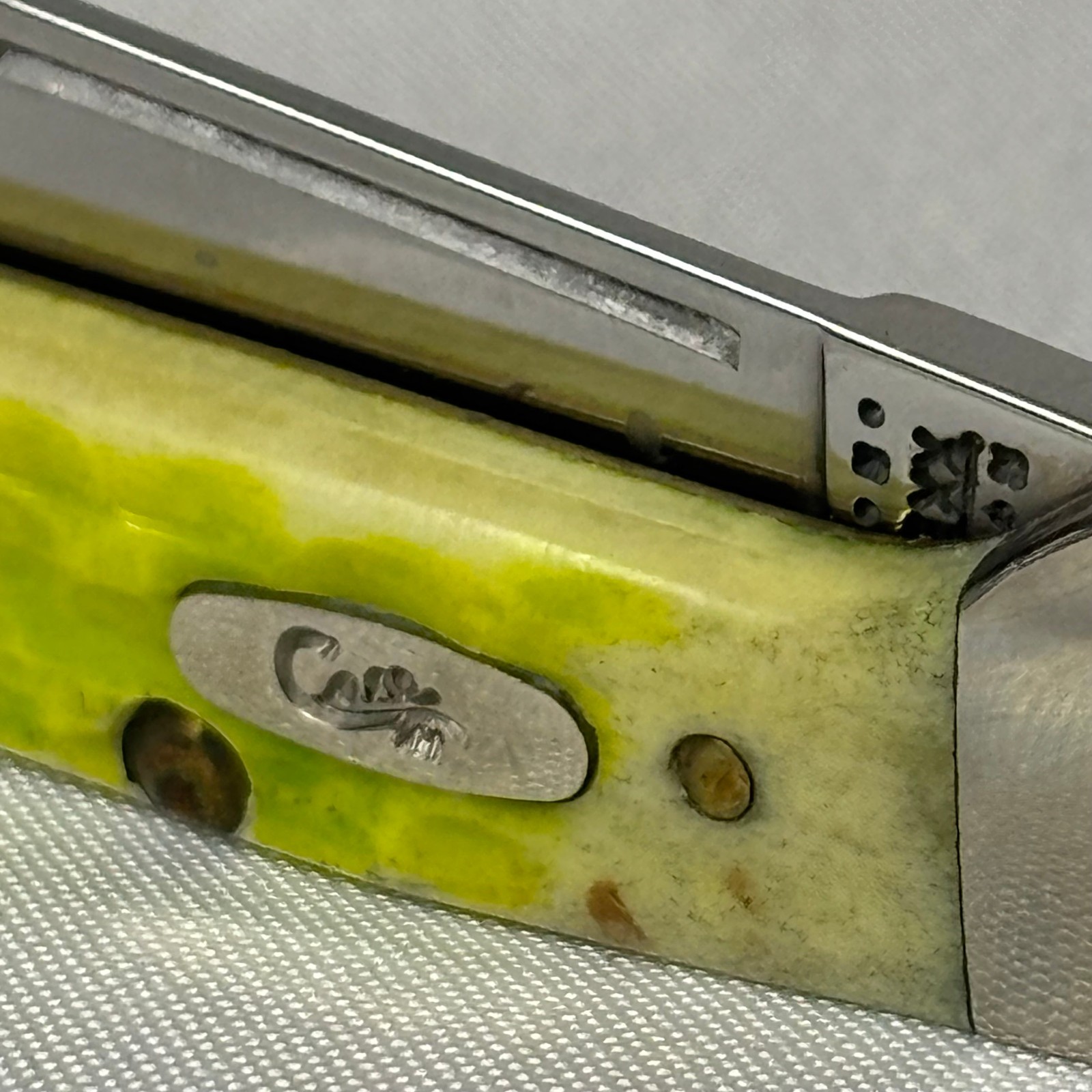 2001 Case XX Knife Baby Butterbean Double Folding Blade Lime Green Jigged Scales
