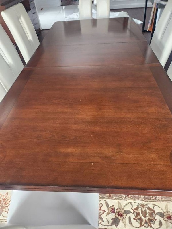 WOOD DINING TABLE and 8 CHAIR FURNITURE SET (EXCELLENT)