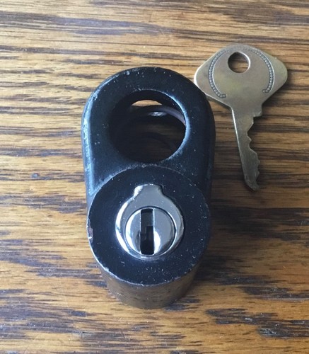 1930s 1940s Ford SPARE TIRE LOCK w/BRIGGS KEY vtg accessory- - Picture 7 of 10