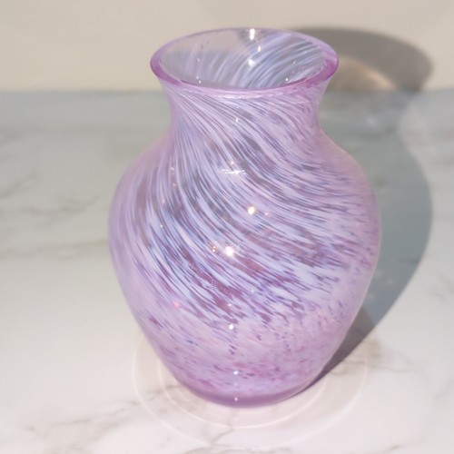 Small Boxed Caithness Alexandrite Neodymium Glass Small Bud Vase Blue/Pink - Picture 2 of 7