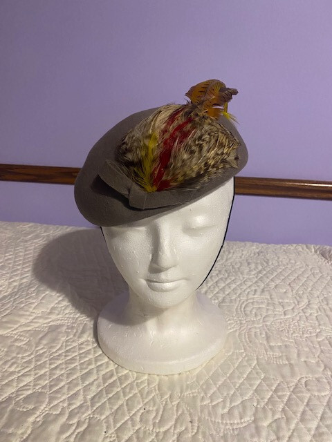 Vintage J.W. Robinson Co. of California Grey Women s Hat  display picture 1