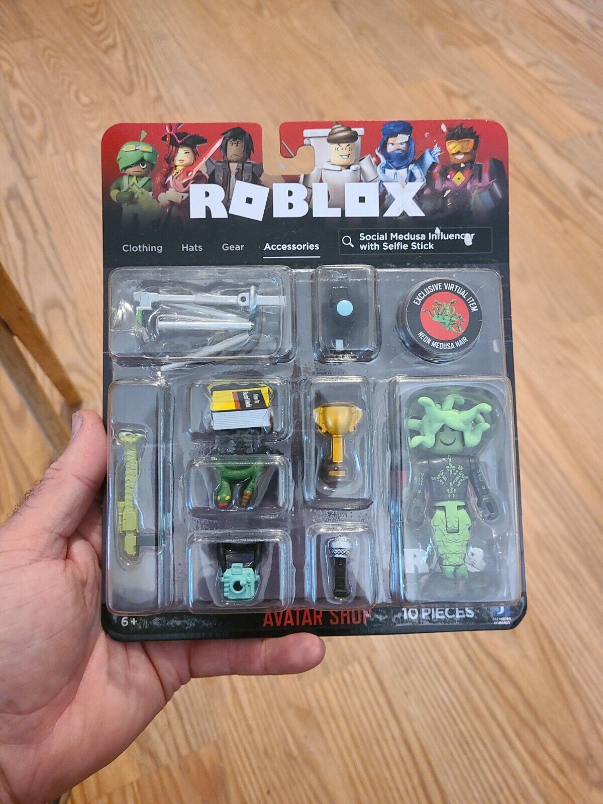 Mini Figura Roblox - Avatar Shop - Social Medusa Influencer