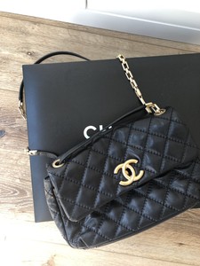 chanel classic flap black bag with gold chain