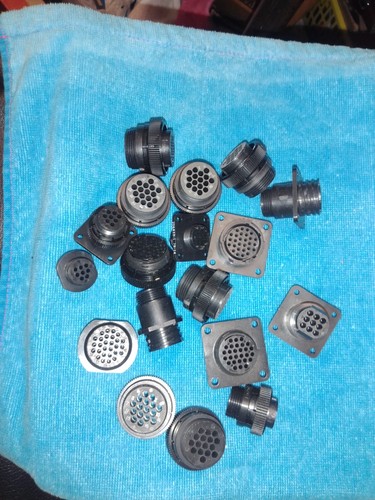 (18) ASSORTED AMP CPC SERIES CIRCULAR MALE / FEMALE CONNECTOR PLUGS / SOCKETS - 第 1/1 張圖片