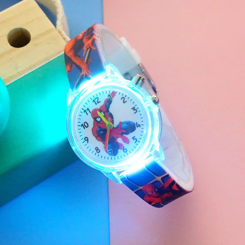 Spiderman Reloj Infantil Niños Reloj de Pulsera con Luz Intermitente Superhéroe Reloj de Cuarzo Regalo