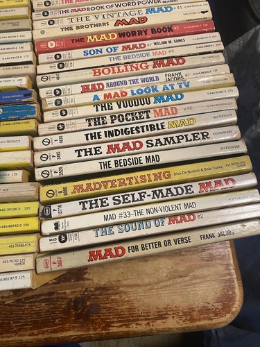 Very Large Lot Of MAD MAGAZINE Books (80+) Some Dupes!! - Picture 10 of 11