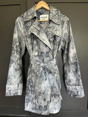 Gabardina para mujer GUESS estampado de serpiente con cinturón doble pecho L nueva sin etiquetas - Imagen 1 de 4