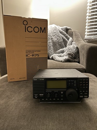 Icom IC-R75 Shortwave Amateur Radio Receiver - Zdjęcie 2 z 8