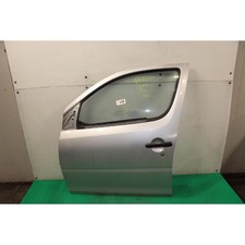 Porte avant et accessoires Daihatsu YRV