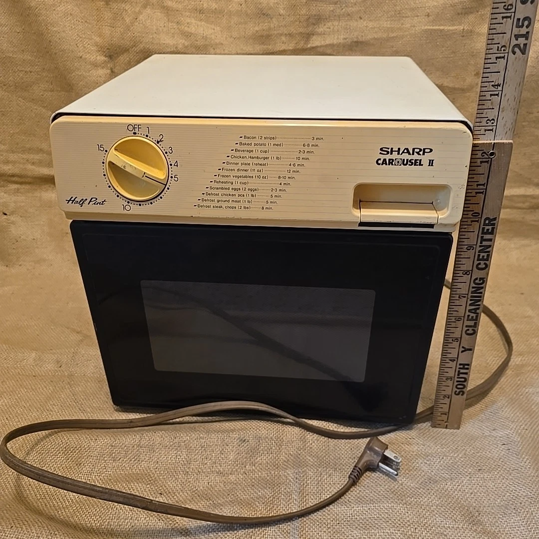 Sharp Carousel II Half Pint Microwave Oven R-4075 Tested Works RV Dorm Boat
Opens in a new window or