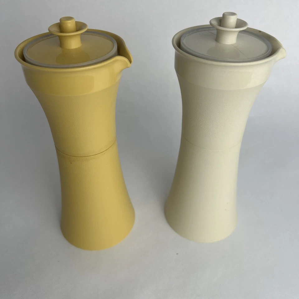 Tupperware Set Olio e Aceto Cruets Condimento per Insalata #1246 Oro e Crema - Immagine 2 di 4