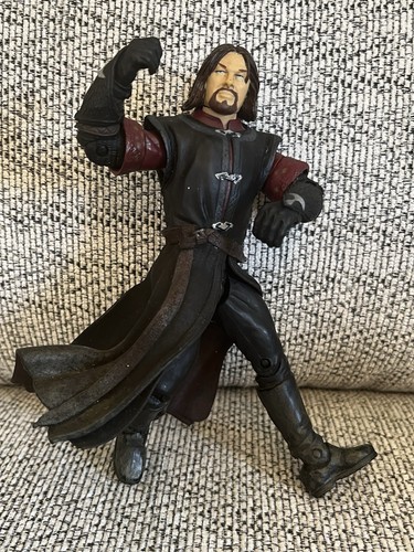 Lord Of The Rings 2001 Boromir Moving Articulated Action Figure 6 Inches - Picture 6 of 9