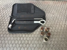 LEXUS IS 220D 2.2 DIESEL 2008 4X LOCKING WHEEL NUTS WITH KEY AND TOOLS