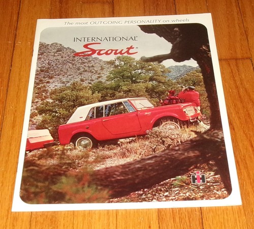 Original 1967 International Scout Deluxe Sales Brochure Catalog Sportop Roadster - Picture 1 of 2