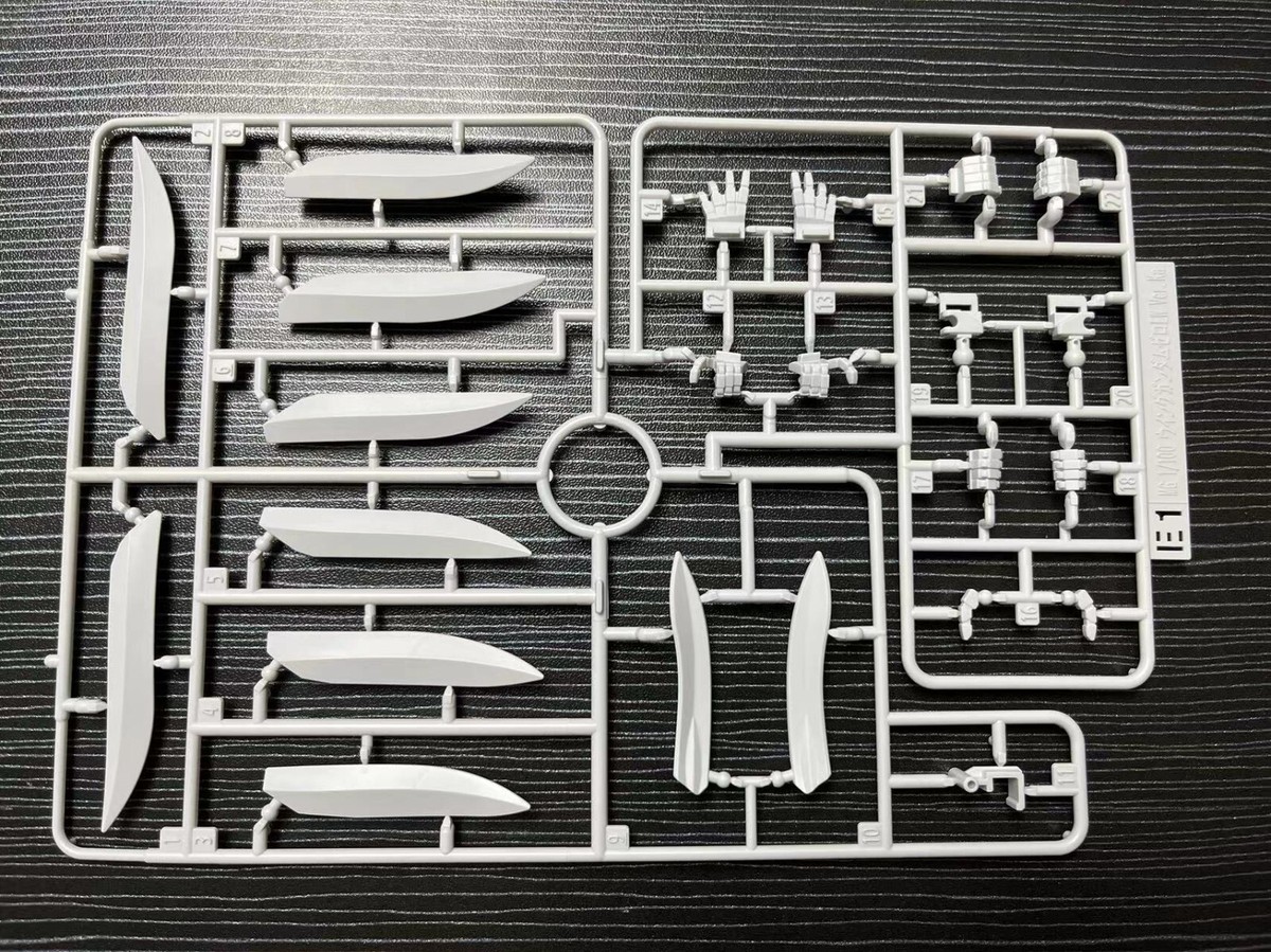 BANDAI MG 1/100 WING GUNDAM ZERO EW Ver.Ka E1 & E2 Runner