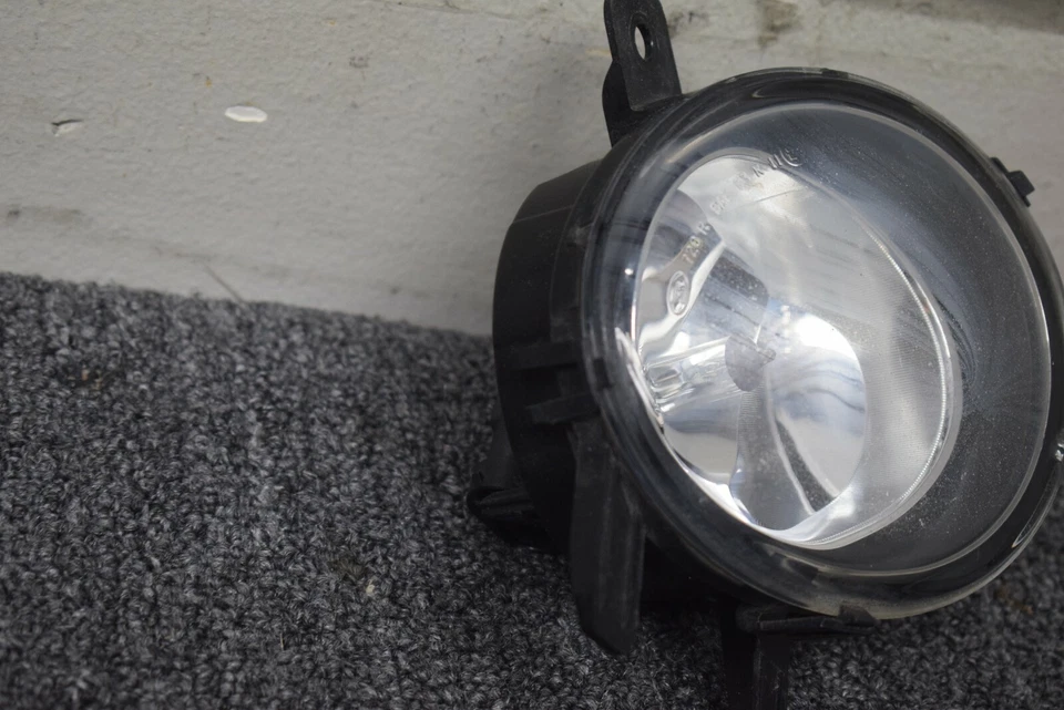 Farol de neblina BMW M4 2015-2017 fabricante de equipamento original - Imagem 2 de 4