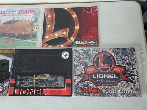 7 2015 Lionel American Flyer Electric Model Train Accessories Christmas Catalog - Picture 4 of 6