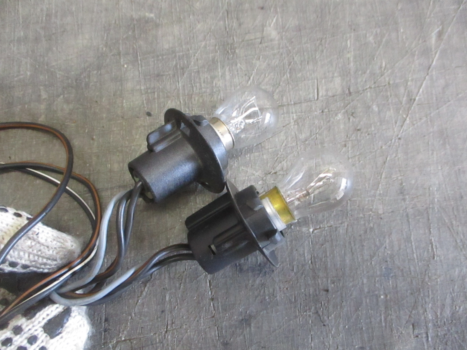 Passenger Tail Light Wire Harness Maserati Chrysler TC 89 90 91 Yellow