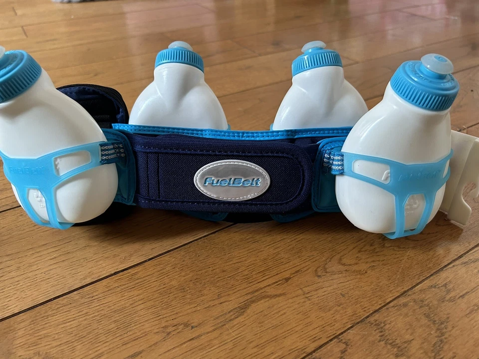 Fuelbelt Helium Running Storage belt with 4 Bottles Small 27”-29” Waist RRP £45 - Image 2 of 4