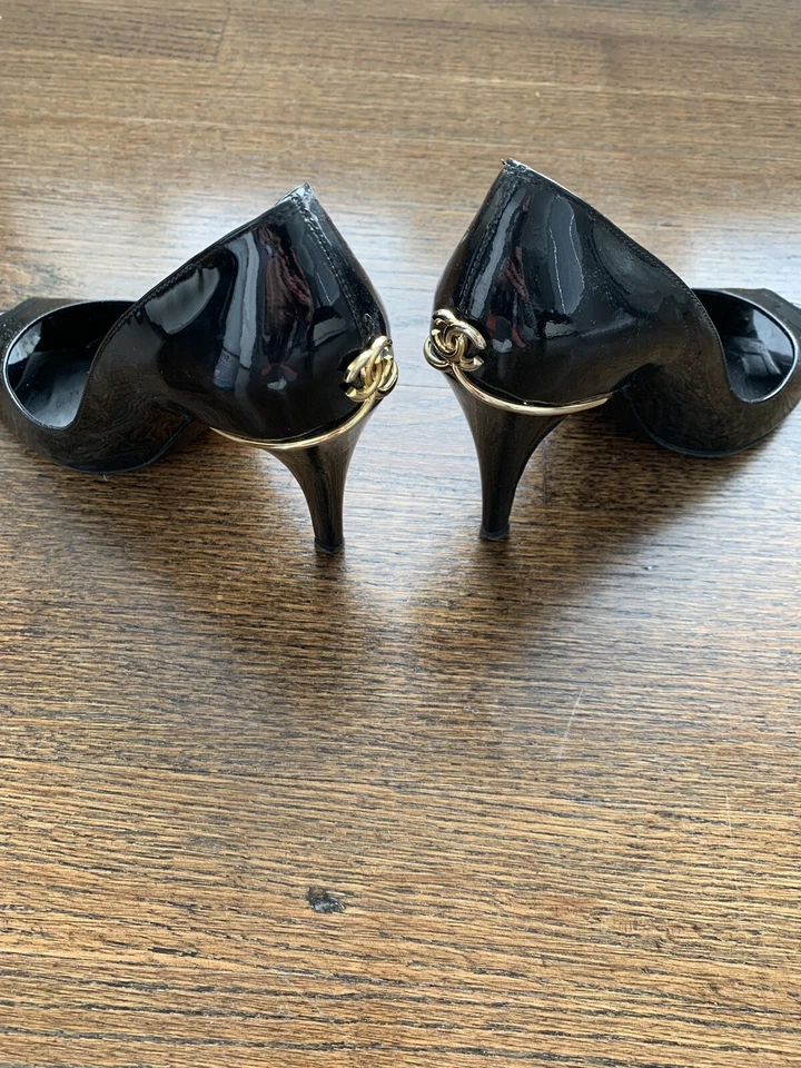 CHANEL Black Gold Patent Leather Interlocking CC Peep-toe Pumps 36.5 - Image 2 of 4